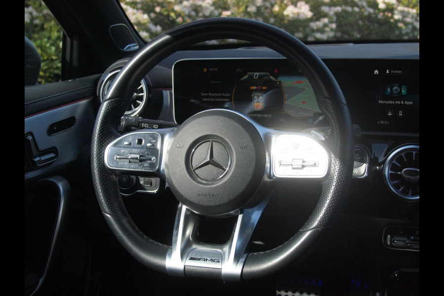 Mercedes-Benz A-Klasse AMG 35 4MATIC Edition 1 | Head-Up Display | Burmester | Camera | Sfeerverlichting | Schaalstoelen |
