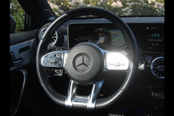 Mercedes-Benz A-Klasse AMG 35 4MATIC Edition 1 | Head-Up Display | Burmester | Camera | Sfeerverlichting | Schaalstoelen |