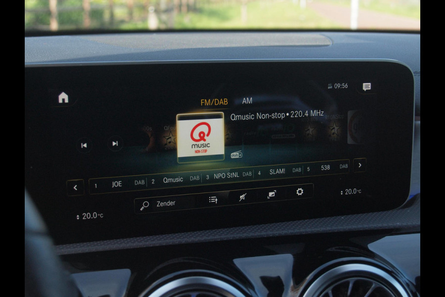 Mercedes-Benz A-Klasse AMG 35 4MATIC Edition 1 | Head-Up Display | Burmester | Camera | Sfeerverlichting | Schaalstoelen |