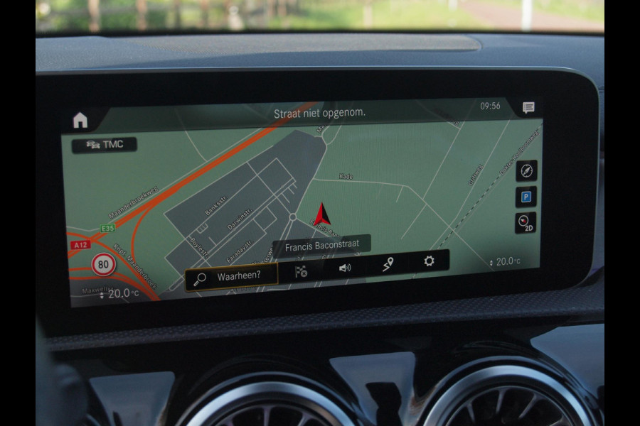 Mercedes-Benz A-Klasse AMG 35 4MATIC Edition 1 | Head-Up Display | Burmester | Camera | Sfeerverlichting | Schaalstoelen |
