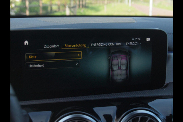 Mercedes-Benz A-Klasse AMG 35 4MATIC Edition 1 | Head-Up Display | Burmester | Camera | Sfeerverlichting | Schaalstoelen |