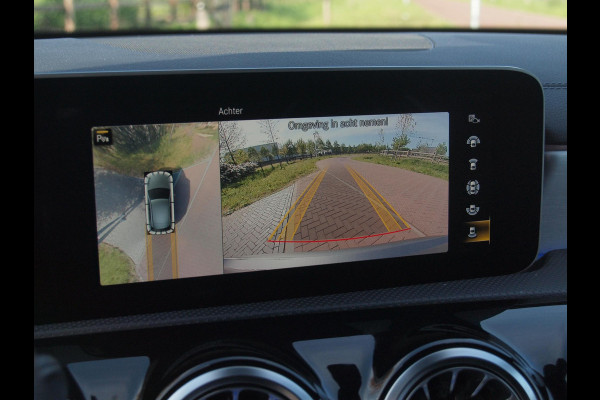 Mercedes-Benz A-Klasse AMG 35 4MATIC Edition 1 | Head-Up Display | Burmester | Camera | Sfeerverlichting | Schaalstoelen |
