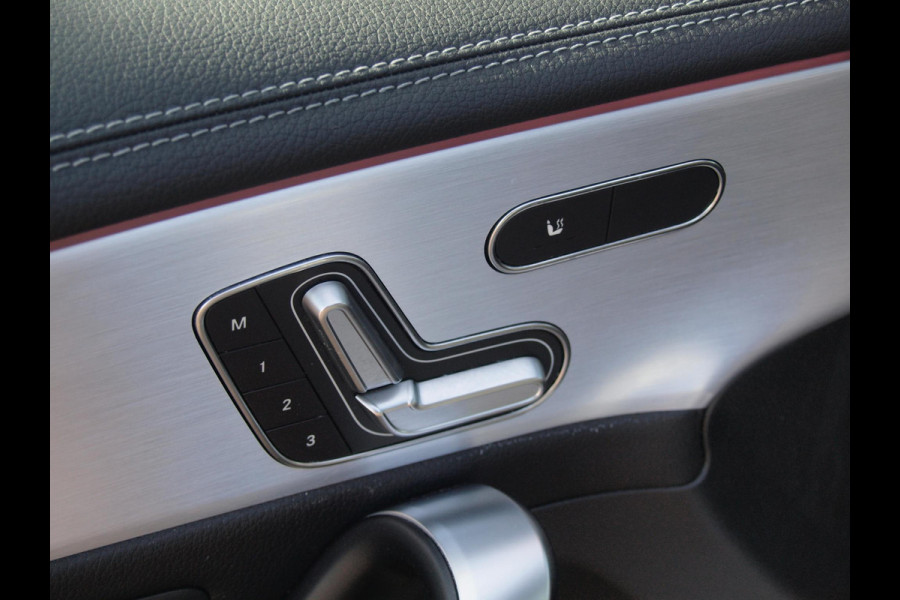 Mercedes-Benz A-Klasse AMG 35 4MATIC Edition 1 | Head-Up Display | Burmester | Camera | Sfeerverlichting | Schaalstoelen |