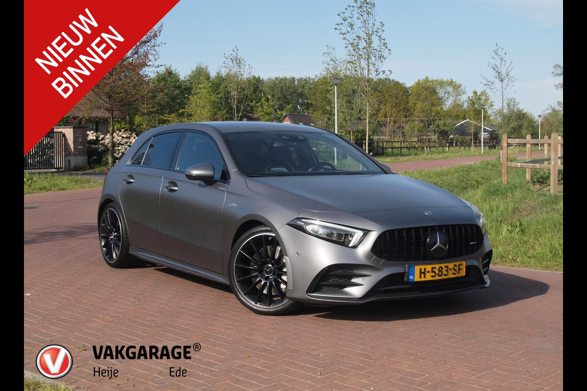 Mercedes-Benz A-Klasse AMG 35 4MATIC Edition 1 | Head-Up Display | Burmester | Camera | Sfeerverlichting | Schaalstoelen |