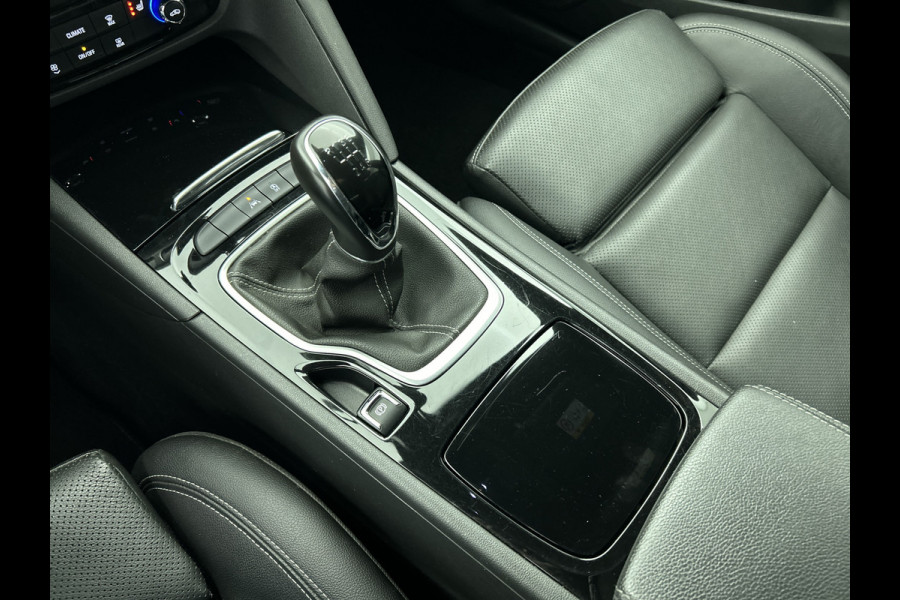 Opel Insignia Sports Tourer 1.5 CDTI 123PK Business Elegance / Leder / Trekhaak / Camera / Stoel-Stuurverwarming / Xenon / Airco-ecc. / Apk 01-2027