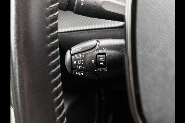 Peugeot 2008 1.5 HDi Blue Active / Trekhaak / Airco-ecc./ Pdc+Camera / Navigatie / Radio multimedia / Apk 12-2026