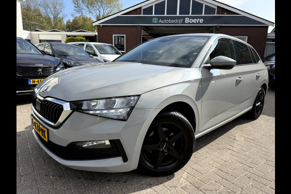 Škoda SCALA 1.0 TSI Ambition Steel Grey, Virt.Cockpit, Trekhaak, App Connect