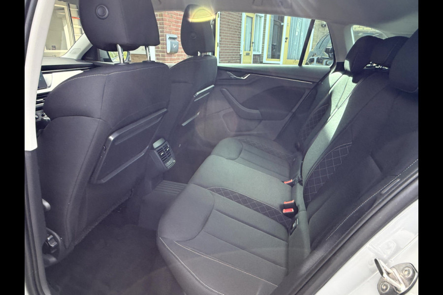 Škoda SCALA 1.0 TSI Ambition Steel Grey, Virt.Cockpit, Trekhaak, App Connect