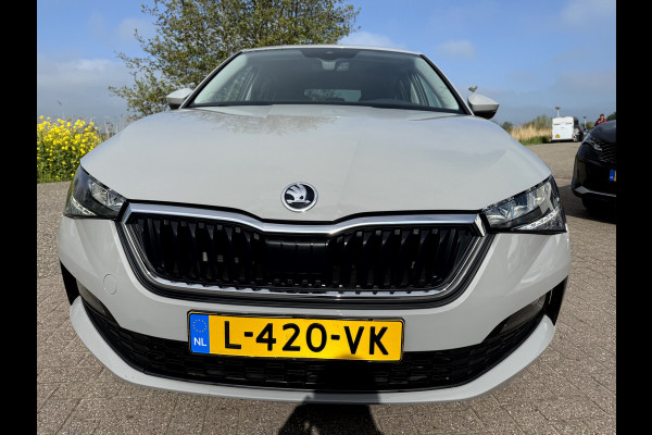 Škoda SCALA 1.0 TSI Ambition Steel Grey, Virt.Cockpit, Trekhaak, App Connect