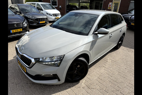Škoda SCALA 1.0 TSI Ambition Steel Grey, Virt.Cockpit, Trekhaak, App Connect