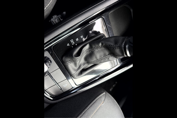 Škoda SCALA 1.0 TSI Ambition Steel Grey, Virt.Cockpit, Trekhaak, App Connect