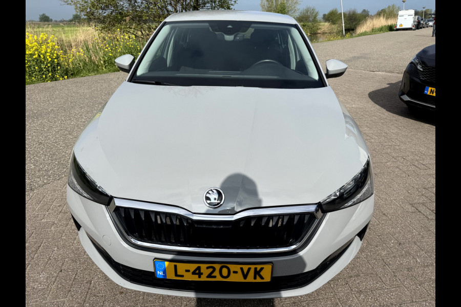 Škoda SCALA 1.0 TSI Ambition Steel Grey, Virt.Cockpit, Trekhaak, App Connect