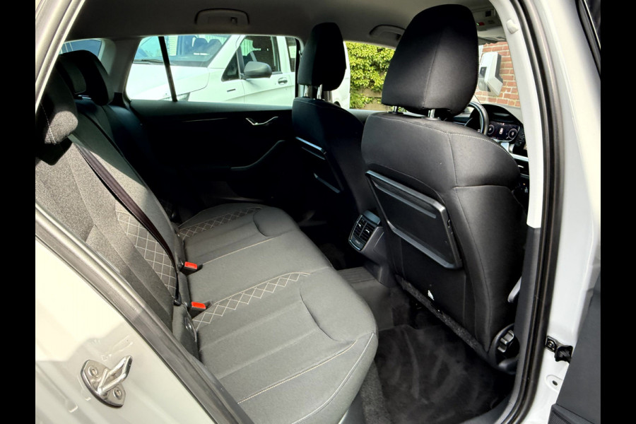 Škoda SCALA 1.0 TSI Ambition Steel Grey, Virt.Cockpit, Trekhaak, App Connect
