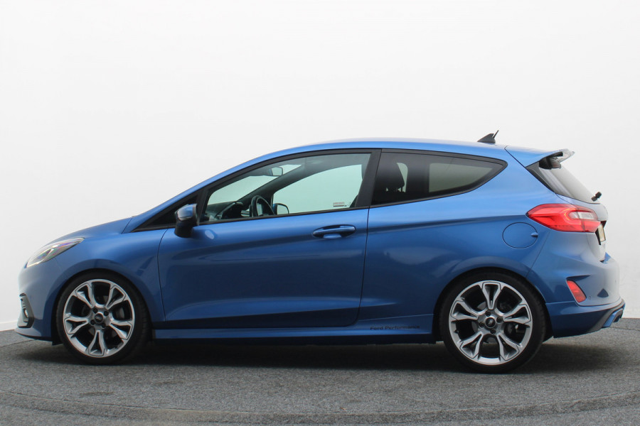 Ford Fiesta 1.5 ST Recaro Schaalstoelen, Carbon, Airco, Cruise, Apple Carplay, Winterpakket