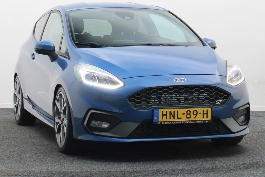 Ford Fiesta 1.5 ST Recaro Schaalstoelen, Carbon, Airco, Cruise, Apple Carplay, Winterpakket