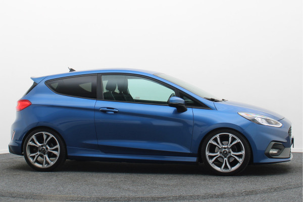 Ford Fiesta 1.5 ST Recaro Schaalstoelen, Carbon, Airco, Cruise, Apple Carplay, Winterpakket