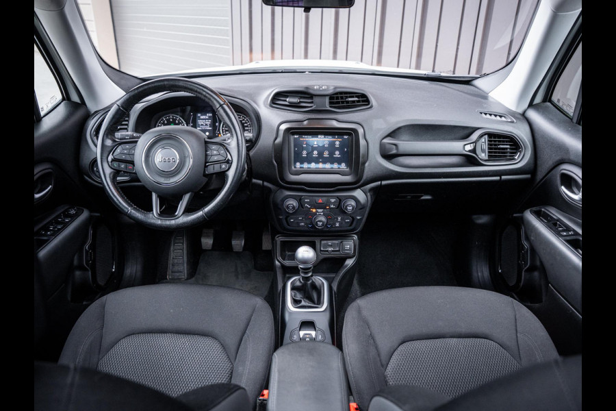 Jeep Renegade 1.0T Limited - Black series l Bull Bar l Pano l Auto Carplay