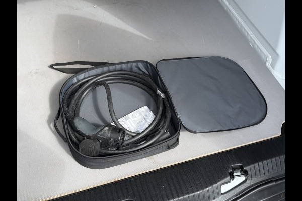 Mercedes-Benz eCitan 51 kWh / L2H1 / TREKHAAK / 3-ZITS /**7.445 KM!!** / CAMERA / CRUISE / ECC / CARPLAY