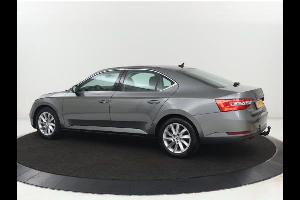 Škoda Superb 1.4 TSI iV Business Edition Plus | SOH 90,1% | Trekhaak | Stoelverwarming | Adaptive cruise | Carplay | Camera | Achterbankverwarming | Navigatie | Keyless | Side Assist | Full LED | PHEV | Plug In