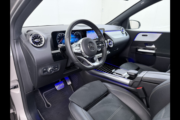 Mercedes-Benz B-Klasse 250e AMG // SoH 92,3% // Trekhaak // Carplay // Camera // Sfeerverlichting // Nightpakket // LED koplampen