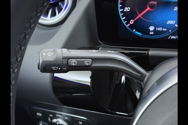 Mercedes-Benz B-Klasse 250e AMG // SoH 92,3% // Trekhaak // Carplay // Camera // Sfeerverlichting // Nightpakket // LED koplampen
