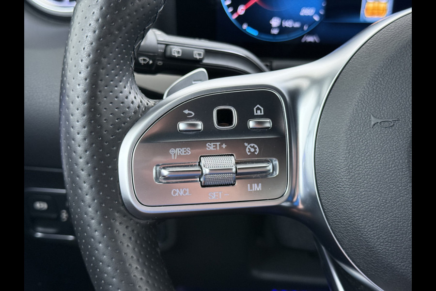 Mercedes-Benz B-Klasse 250e AMG // SoH 92,3% // Trekhaak // Carplay // Camera // Sfeerverlichting // Nightpakket // LED koplampen