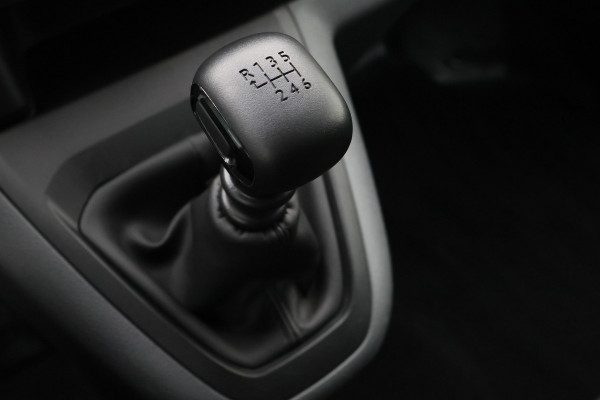 Peugeot Expert 2.0 BlueHDI 145 L3H1 Long Premium 3-zits, Apple Carplay, Cruise, Airco, PDC