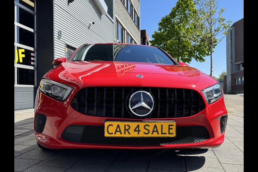 Mercedes-Benz A-Klasse 180 Design Plus- AUTOMAAT - Navigatie I Leer I Digital Dashboard I Sport interieur I Dealer onderhouden