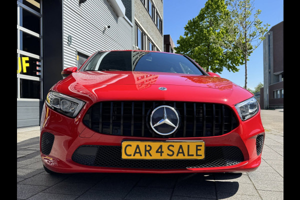 Mercedes-Benz A-Klasse 180 Design Plus- AUTOMAAT - Navigatie I Leer I Digital Dashboard I Sport interieur I Dealer onderhouden