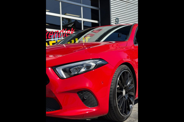 Mercedes-Benz A-Klasse 180 Design Plus- AUTOMAAT - Navigatie I Leer I Digital Dashboard I Sport interieur I Dealer onderhouden