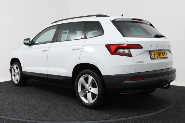 Škoda Karoq 1.5 TSI ACT Style (TREKHAAK, CAMERA, NAVIGATIE CARPLAY, CRUISE CONTROL, PARKEERSENSOREN)