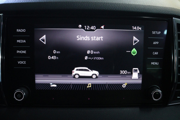 Škoda Karoq 1.5 TSI ACT Style (TREKHAAK, CAMERA, NAVIGATIE CARPLAY, CRUISE CONTROL, PARKEERSENSOREN)
