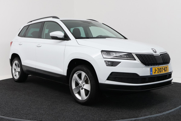 Škoda Karoq 1.5 TSI ACT Style (TREKHAAK, CAMERA, NAVIGATIE CARPLAY, CRUISE CONTROL, PARKEERSENSOREN)