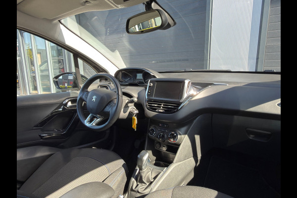 Peugeot 208 1.2 PureTech Signature / LAGE KM / NAP / CARPLAY
