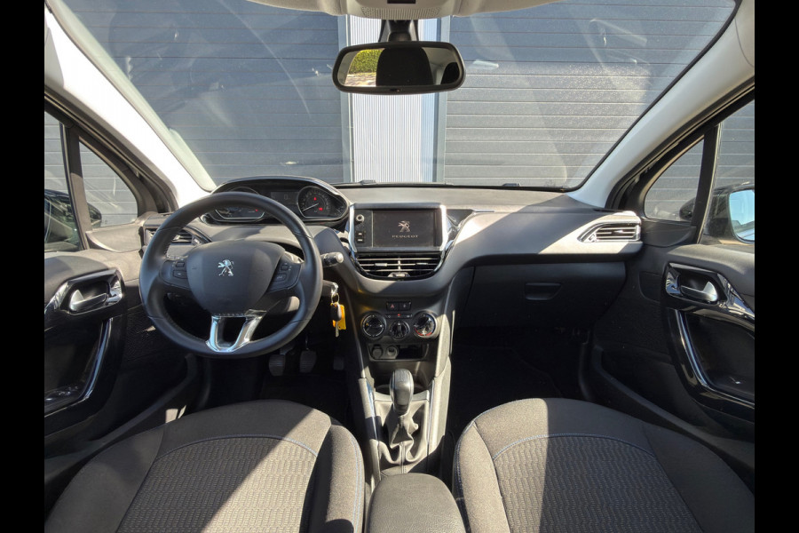 Peugeot 208 1.2 PureTech Signature / LAGE KM / NAP / CARPLAY
