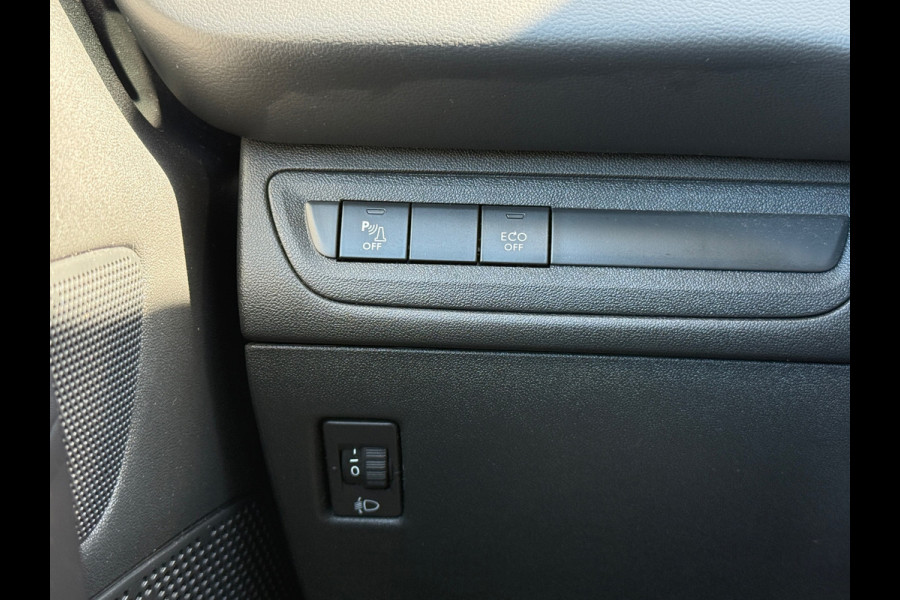 Peugeot 208 1.2 PureTech Signature / LAGE KM / NAP / CARPLAY