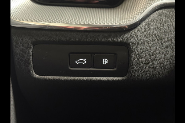Volvo XC60 2.0 Recharge T6 AWD Inscription | Pano | Stuur/Stoelverwarming | Camera | Led | Trekhaak