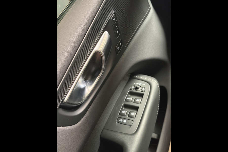 Volvo XC60 2.0 Recharge T6 AWD Inscription | Pano | Stuur/Stoelverwarming | Camera | Led | Trekhaak