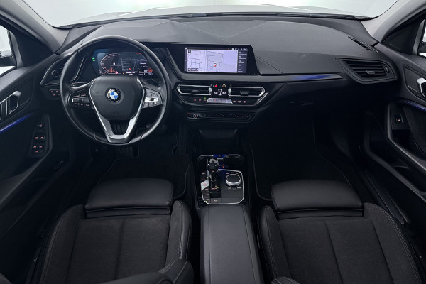BMW 1-serie 118i Executive Edition (SFEERVERLICHTING, NAVIGATIE, CRUISE CONTROL, PARKEERSENSOREN, DEALER ONDERHOUDEN)