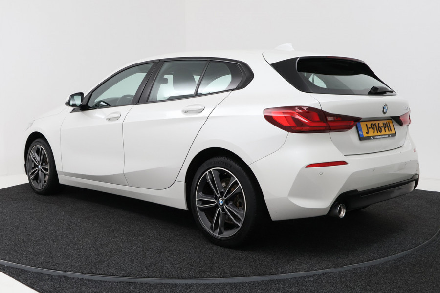 BMW 1-serie 118i Executive Edition (SFEERVERLICHTING, NAVIGATIE, CRUISE CONTROL, PARKEERSENSOREN, DEALER ONDERHOUDEN)