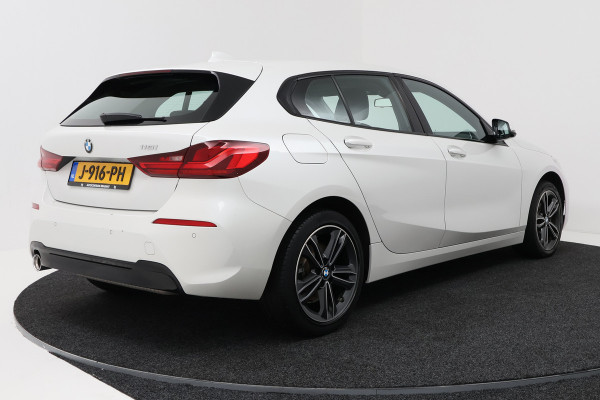 BMW 1-serie 118i Executive Edition (SFEERVERLICHTING, NAVIGATIE, CRUISE CONTROL, PARKEERSENSOREN, DEALER ONDERHOUDEN)