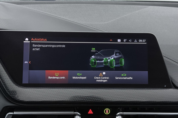BMW 1-serie 118i Executive Edition (SFEERVERLICHTING, NAVIGATIE, CRUISE CONTROL, PARKEERSENSOREN, DEALER ONDERHOUDEN)