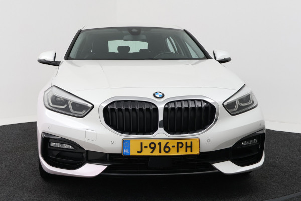 BMW 1-serie 118i Executive Edition (SFEERVERLICHTING, NAVIGATIE, CRUISE CONTROL, PARKEERSENSOREN, DEALER ONDERHOUDEN)