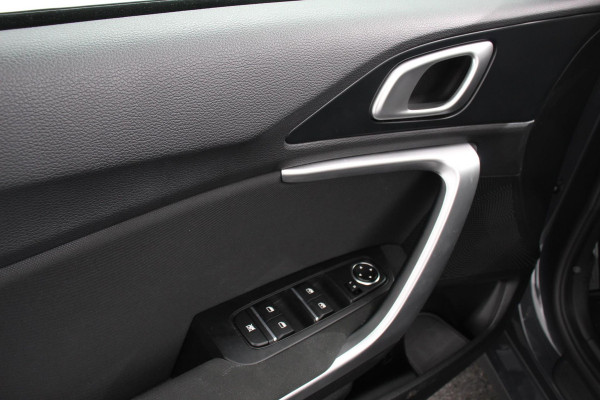 Kia Ceed 1.0 T-GDi Comfort Navigatie Apple Carplay / Android Auto Camera DAB Airco Stoelverwarming Cruise Control