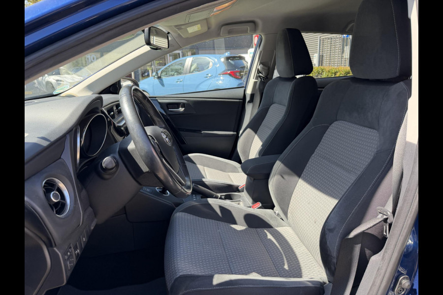 Toyota Auris 1.8 Hybrid Business Plus | Cruise control | Camera | Trekhaak |