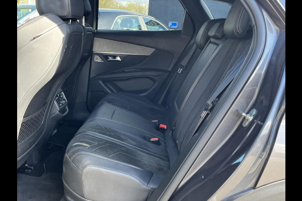 Peugeot 3008 1.6 HYbrid 225 GT Pack Business BLACK PACK | BOMVOL!! | ELKT. ACHTERKLEP | STOELVERWARMING | APPLECARPLAY | RIJKLAAR MET 12 MND BOVAG GARANTIE | ACHTERUITRIJ CAMERA | ADAP. CRUISE | DODE HOEK |