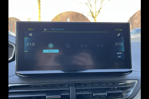 Peugeot 3008 1.6 HYbrid 225 GT Pack Business BLACK PACK | BOMVOL!! | ELKT. ACHTERKLEP | STOELVERWARMING | APPLECARPLAY | RIJKLAAR MET 12 MND BOVAG GARANTIE | ACHTERUITRIJ CAMERA | ADAP. CRUISE | DODE HOEK |