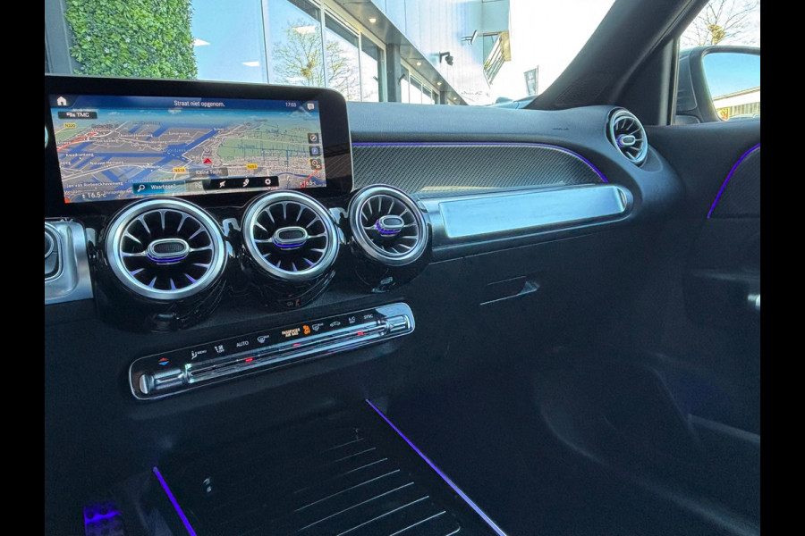 Mercedes-Benz Glb 180 d Premium | AMG-Line | Camera | Carplay