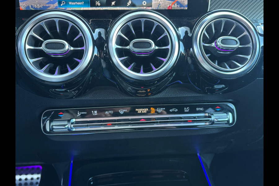 Mercedes-Benz Glb 180 d Premium | AMG-Line | Camera | Carplay