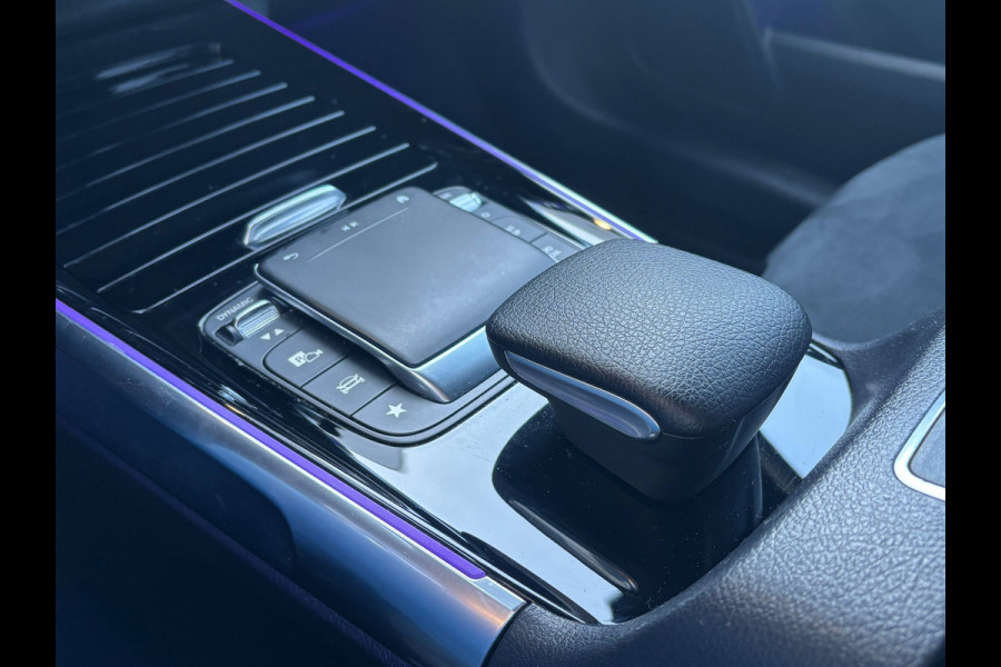 Mercedes-Benz Glb 180 d Premium | AMG-Line | Camera | Carplay
